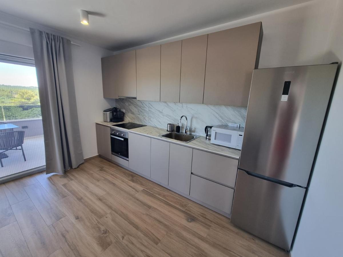 Madison Apartment *